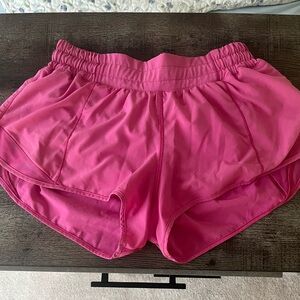 LULULEMON HOTTY-HOT HIGH RISE Lined - 2.5” - Size 4
